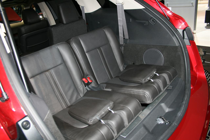 Illustration for article titled 2010 Lincoln MKT: Crossover For The Super-Segmented Masses